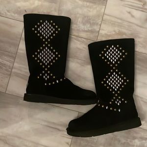 Ugg black brad boots hardly worn